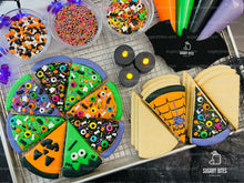 Load image into Gallery viewer, Halloween Cookie Decorating Kit, Halloween Pizza Cookie Kit, (Large Cookies) ***INCLUDES 24 ITEMS*** With 4 Icing Bags &amp; 3 Deluxe Sprinkle!!
